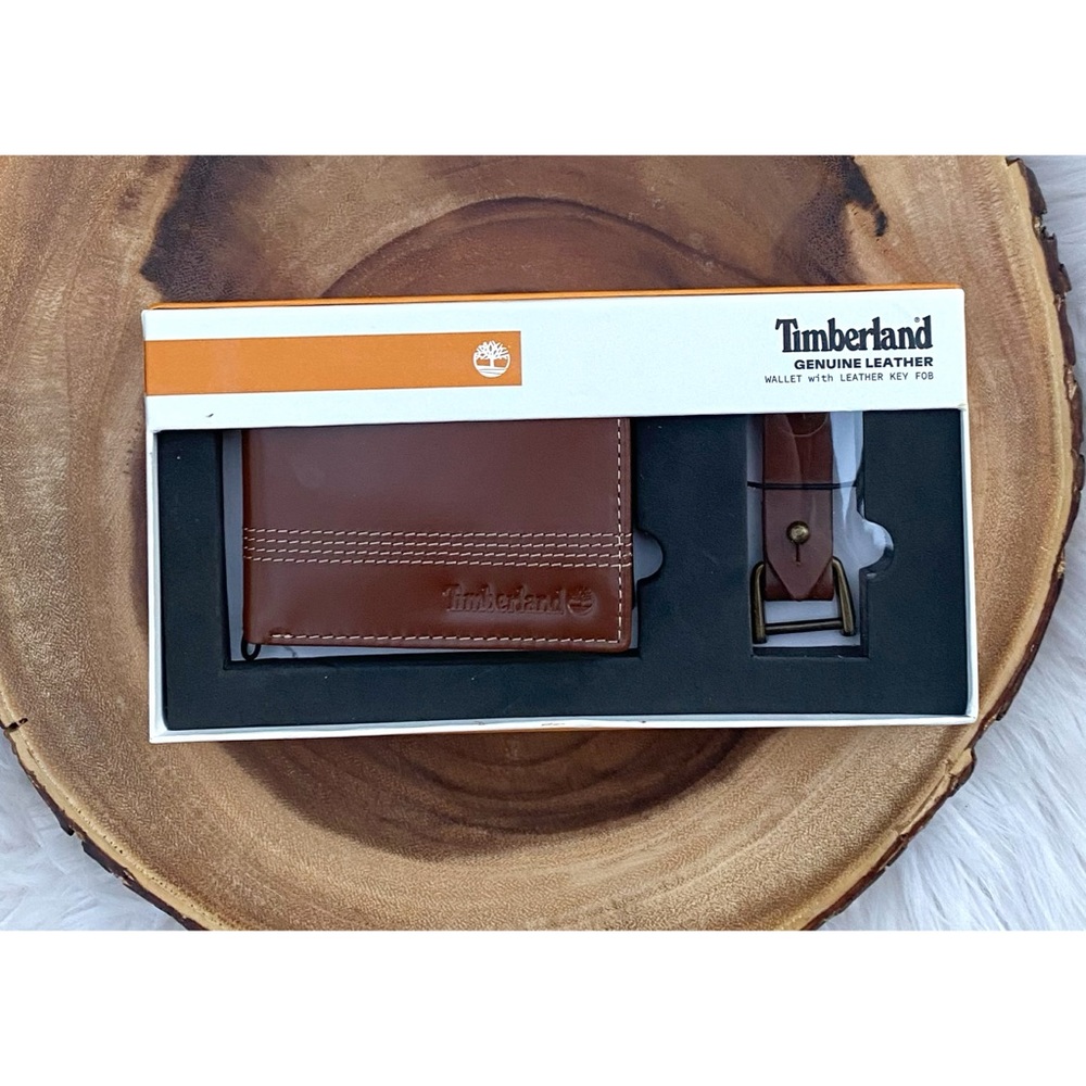 NWT Men’s Timberland Leather Bifold Wallet and Key Fob Set